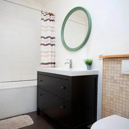 Aska Apartment *